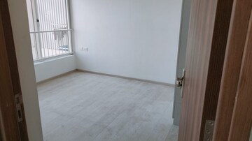 Room in 3 BHK Apartment at Shapoorji Pallonji Joyville Gurgaon, Sector 102 – for Rent