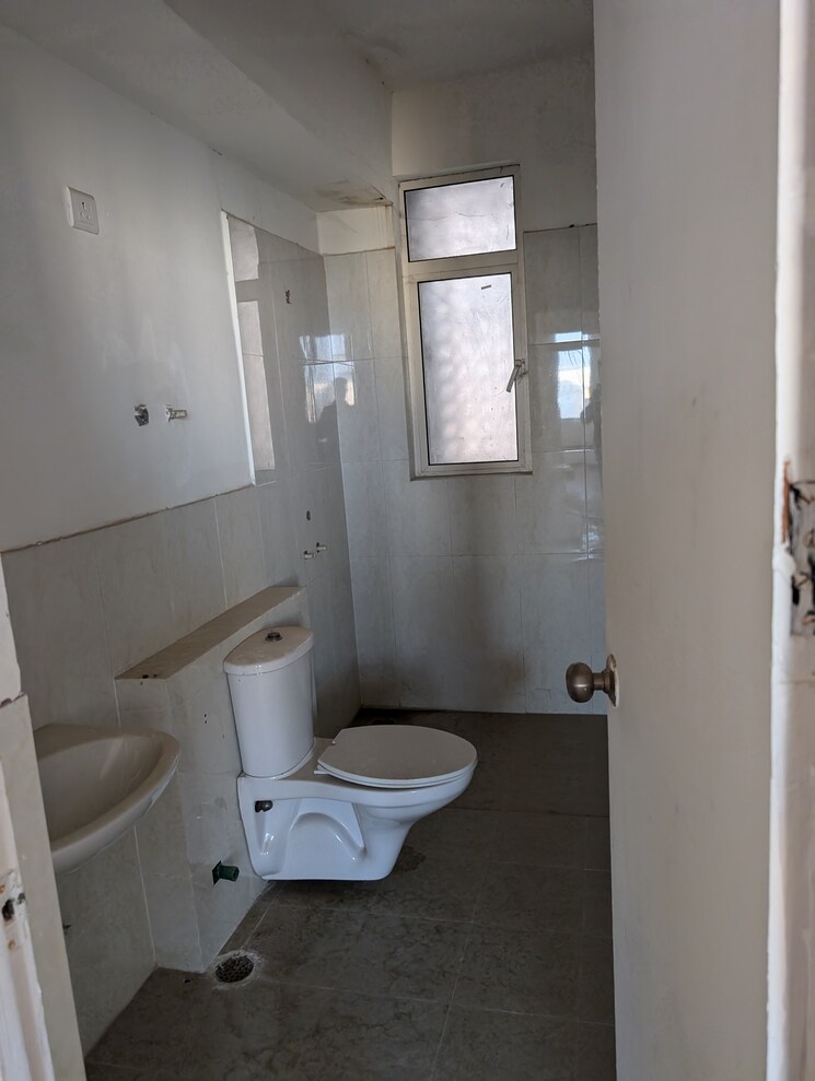 Bathroom, jaypee-wish-town-klassic 3 Bedroom 1565 Sq.Ft. Apartment In Sector 134 Noida 8217196