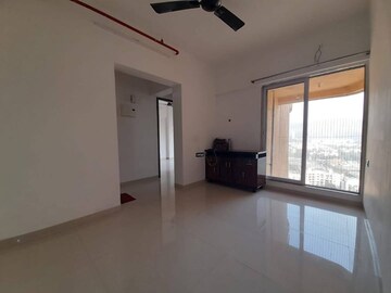 Room in 1 BHK Apartment at Avant Hillway, Goregaon East – for Rent