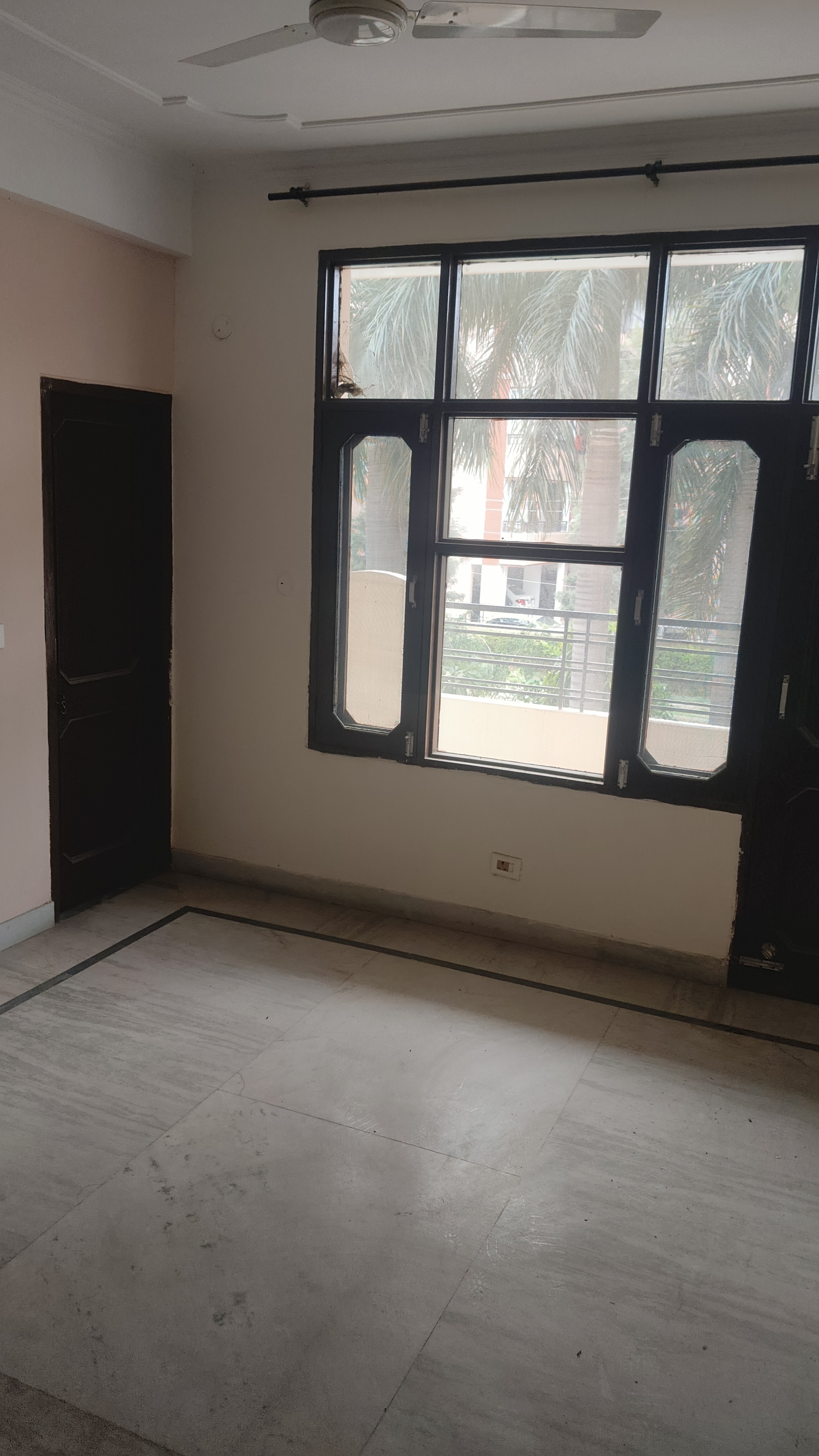 3.5 BHK + Servant Room Apartment For Sale in D R Estate 