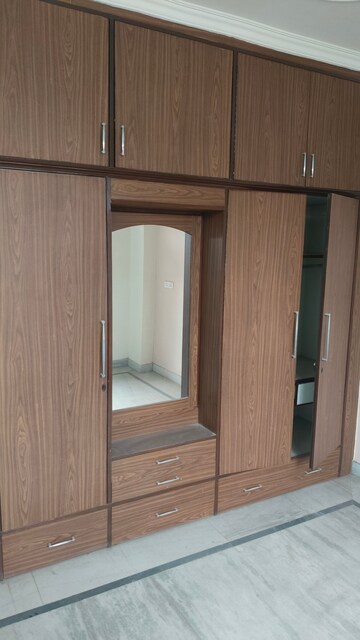 Room in 3.5 BHK Apartment at Sector 20 – for Sale
