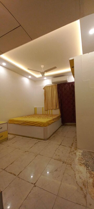 Living Room in 3 BHK Apartment at Andheri West – for Rent
