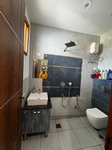 Bathroom in 2 BHK Builder Floor at Palam Vihar Residents Association, Palam Vihar – for Rent