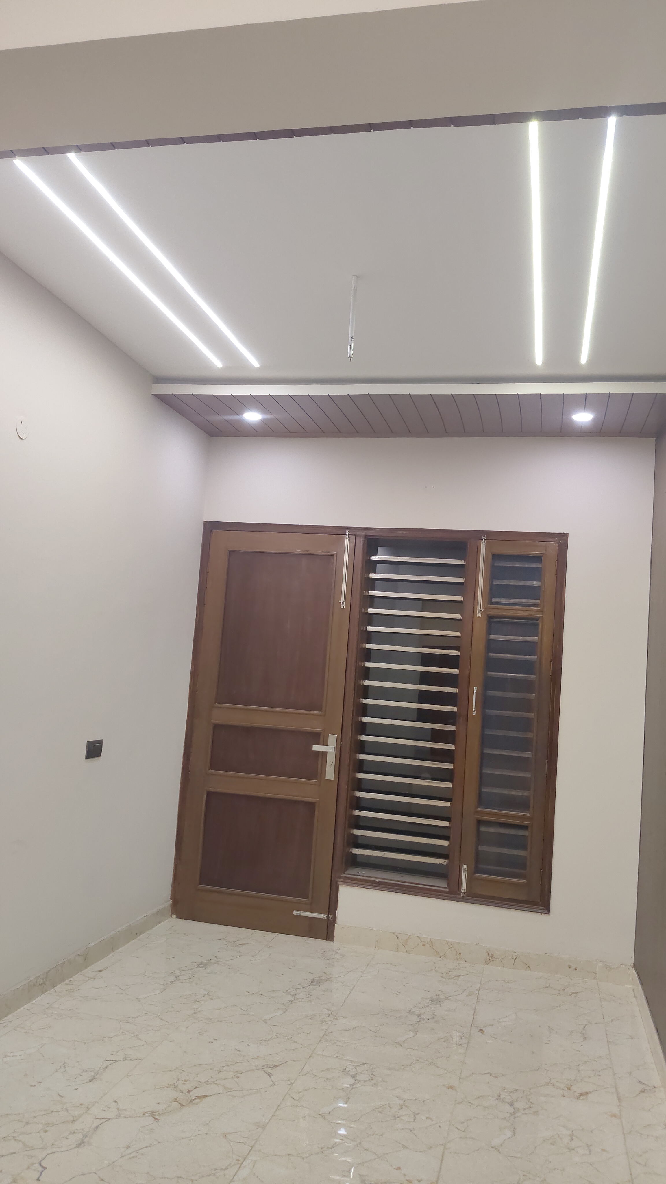 3.5 BHK + Extra Room Independent House For Sale in D R Estate 