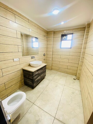 Bathroom in 4 BHK Builder Floor at Palam Vihar Residents Association, Palam Vihar – for Rent