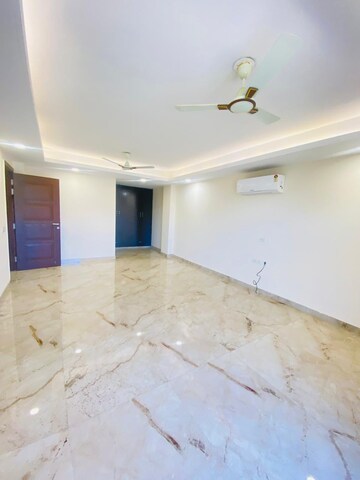 Room in 4 BHK Builder Floor at Palam Vihar Residents Association, Palam Vihar – for Rent
