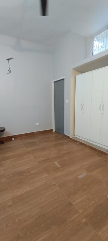 Room in 4 BHK Apartment at Futec Gateway, Sector 75 – for Sale