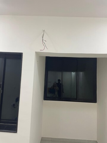 Furnished Amenities in 1 BHK Apartment at Vile Parle West – for Sale