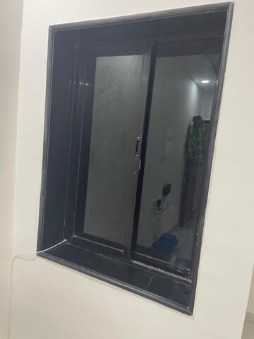 Furnished Amenities in 1 BHK Apartment at Vile Parle West – for Sale