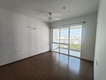 Room in 3 BHK Apartment at Prestige Misty Waters, Hebbal – for Rent