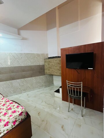 Kitchen in 2 BHK Builder Floor at Sushant Vyapaar Kendra, Sector 43 – for Rent