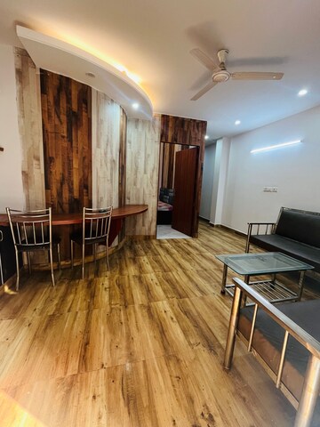 Bedroom in 2 BHK Builder Floor at Sushant Vyapaar Kendra, Sector 43 – for Rent