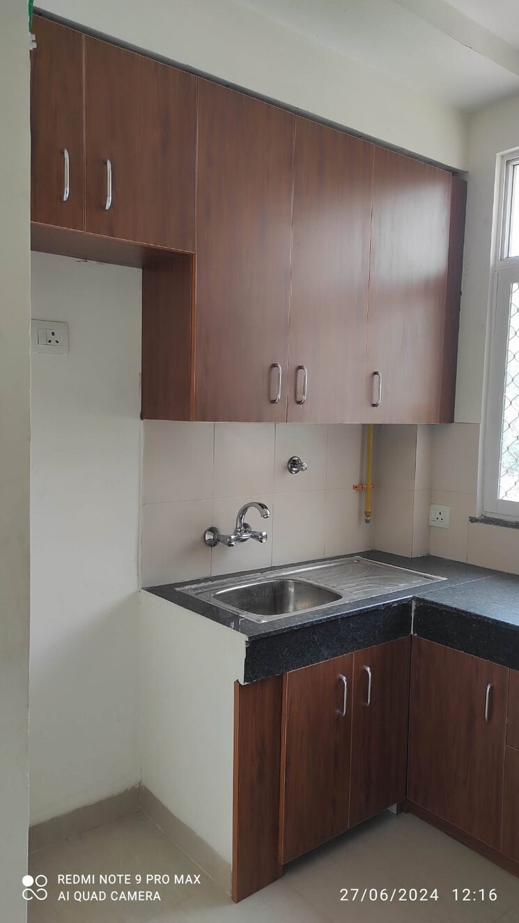 Kitchen, wave-floors 2 Bedroom 135 Sq.Yd. Builder Floor In Mahurali Ghaziabad 8217412