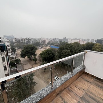 Balcony in 2 BHK Builder Floor at Sector 52 – for Rent