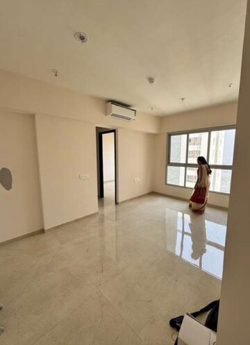 Room in 2 BHK Apartment at Piramal Vaikunth, Balkum Pada – for Rent