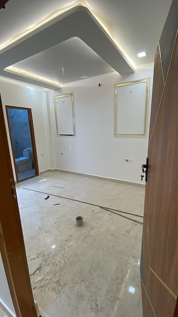 Bathroom in 3 BHK Villa at Gomti Nagar – for Sale