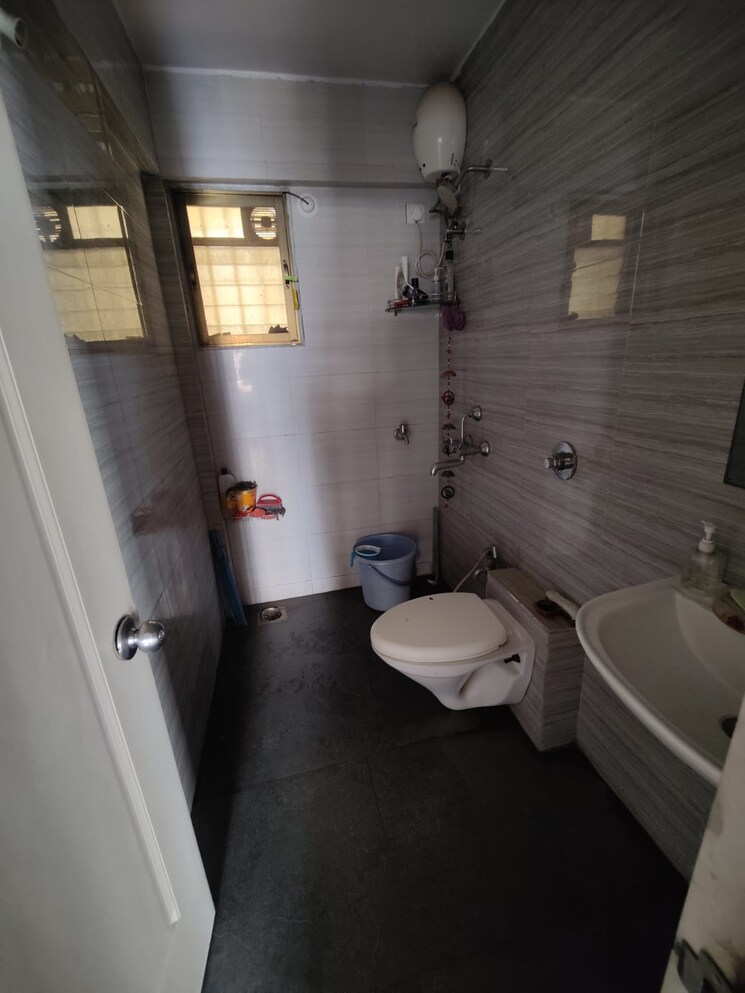 Bathroom, cosmos-jewels 2 Bedroom 950 Sq.Ft. Apartment In Ghodbunder Road Thane 8217440