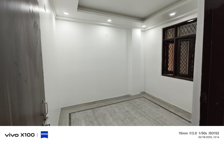 Room, shaheed bhagat singh colony 3 Bedroom 702 Sq.Ft. Apartment In Shaheed Bhagat Singh Colony Delhi 8217483