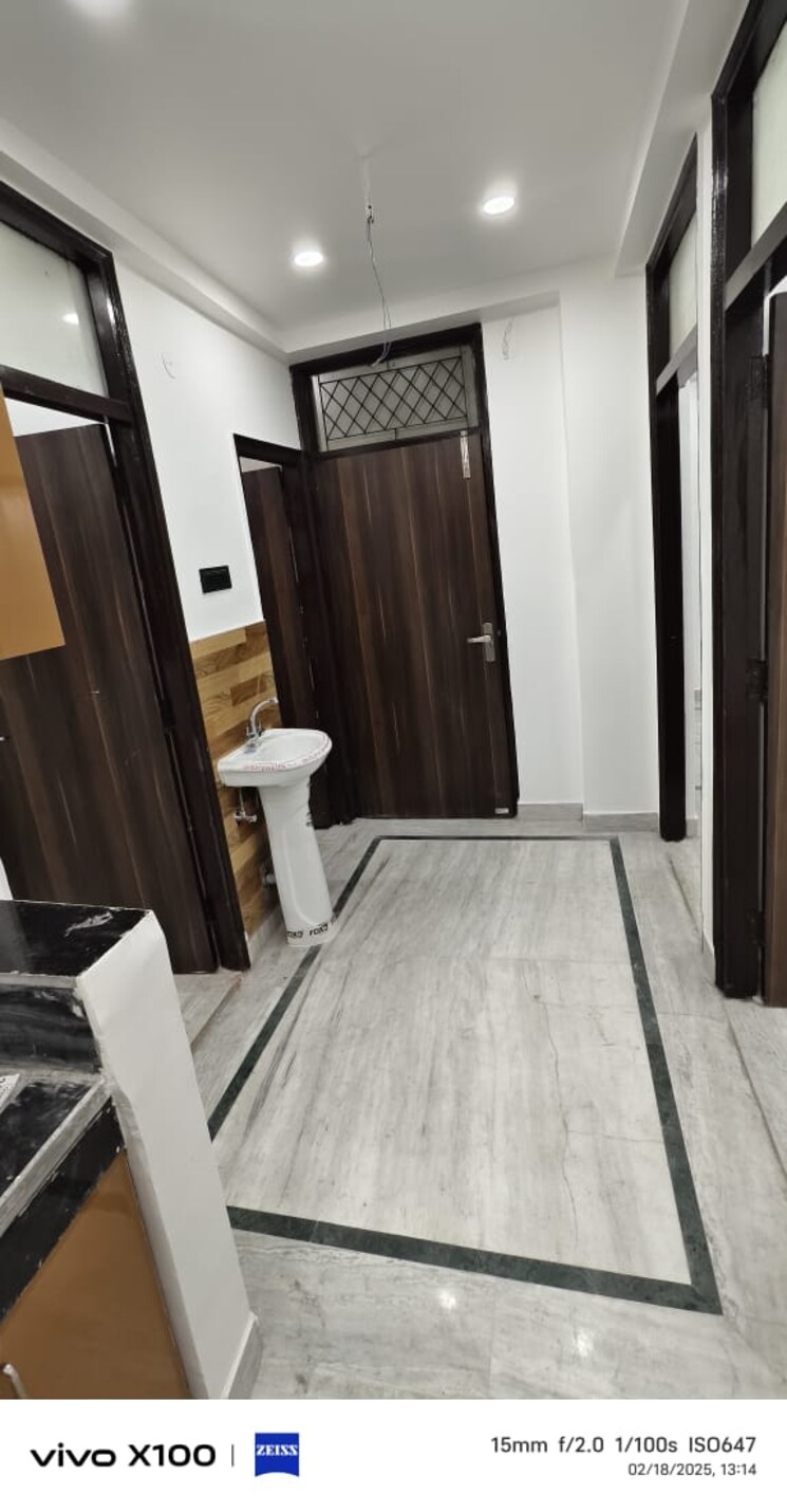 Living Room, shaheed bhagat singh colony 3 Bedroom 702 Sq.Ft. Apartment In Shaheed Bhagat Singh Colony Delhi 8217483