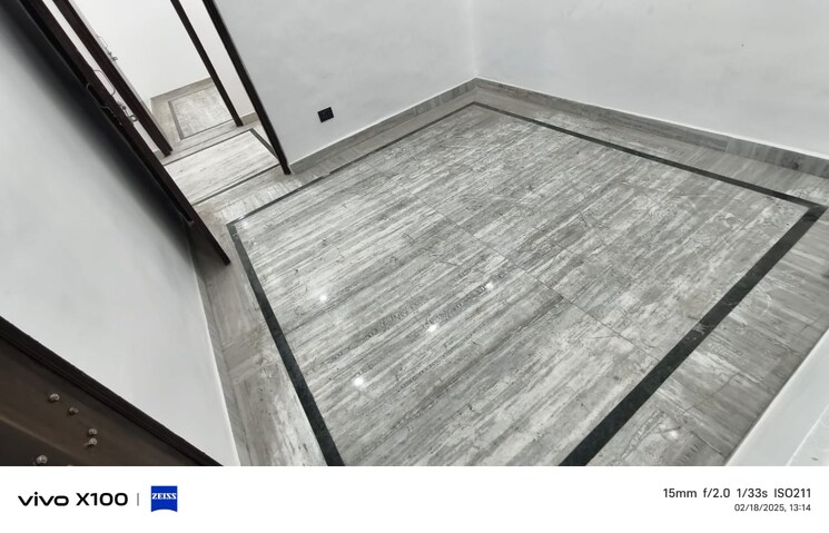 Room, shaheed bhagat singh colony 3 Bedroom 702 Sq.Ft. Apartment In Shaheed Bhagat Singh Colony Delhi 8217483