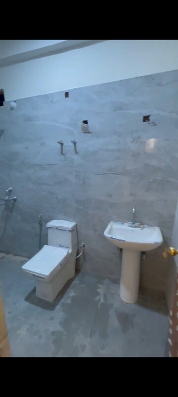 Bathroom in 3 BHK Villa at Arsha Madhav Greens, Gomti Nagar – for Sale