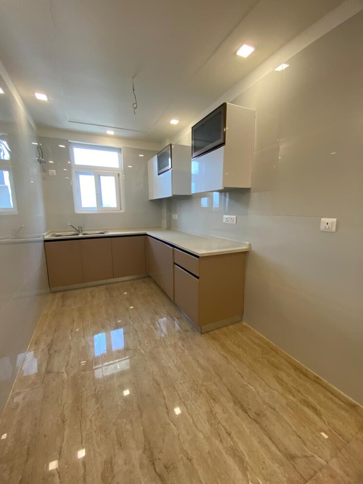 Kitchen, parklands 3 Bedroom 250 Sq.Yd. Builder Floor In Sector 85 Faridabad 8217518