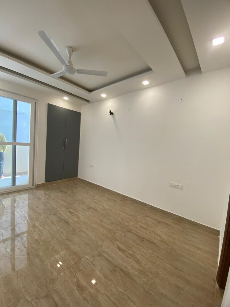 Room, parklands 3 Bedroom 250 Sq.Yd. Builder Floor In Sector 85 Faridabad 8217518