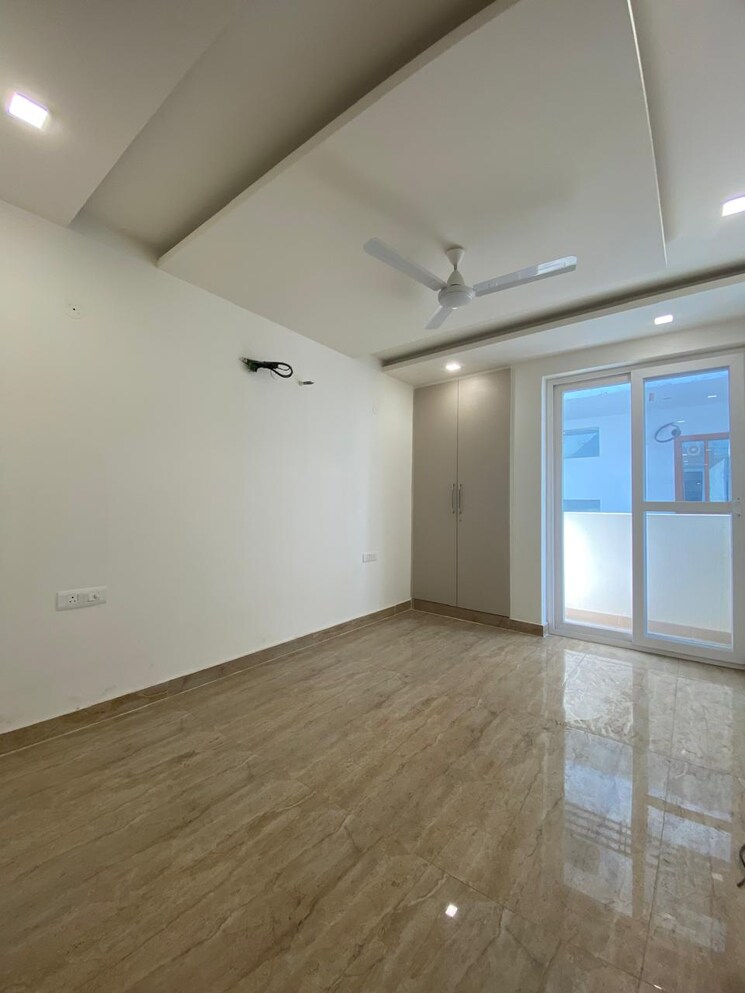Room, parklands 3 Bedroom 250 Sq.Yd. Builder Floor In Sector 85 Faridabad 8217518
