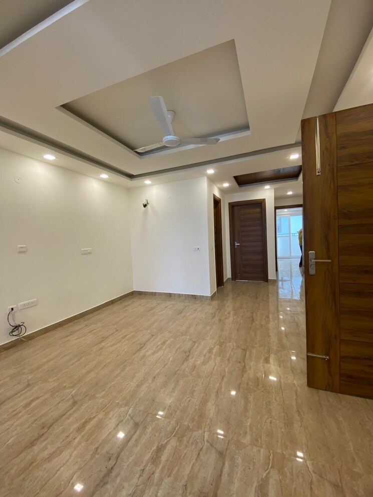 Living Room, parklands 3 Bedroom 250 Sq.Yd. Builder Floor In Sector 85 Faridabad 8217518