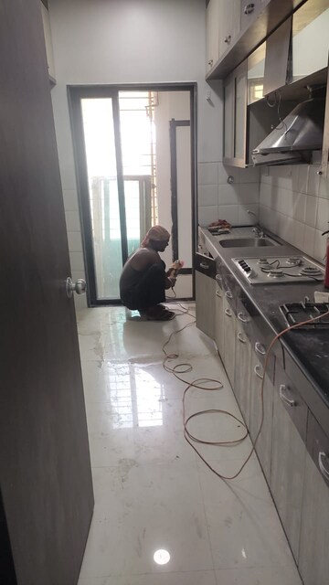 Kitchen in 2.5 BHK Apartment at Oberoi Realty Woods, Goregaon East – for Rent