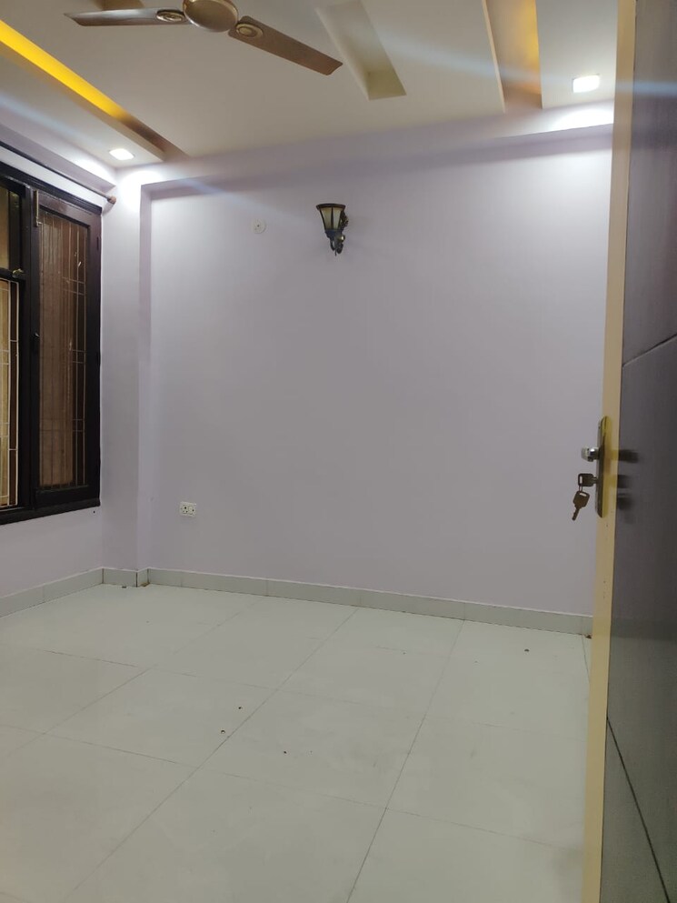 Room, mahavir enclave 3 Bedroom 1050 Sq.Ft. Builder Floor In Mahavir Enclave Delhi 8217539