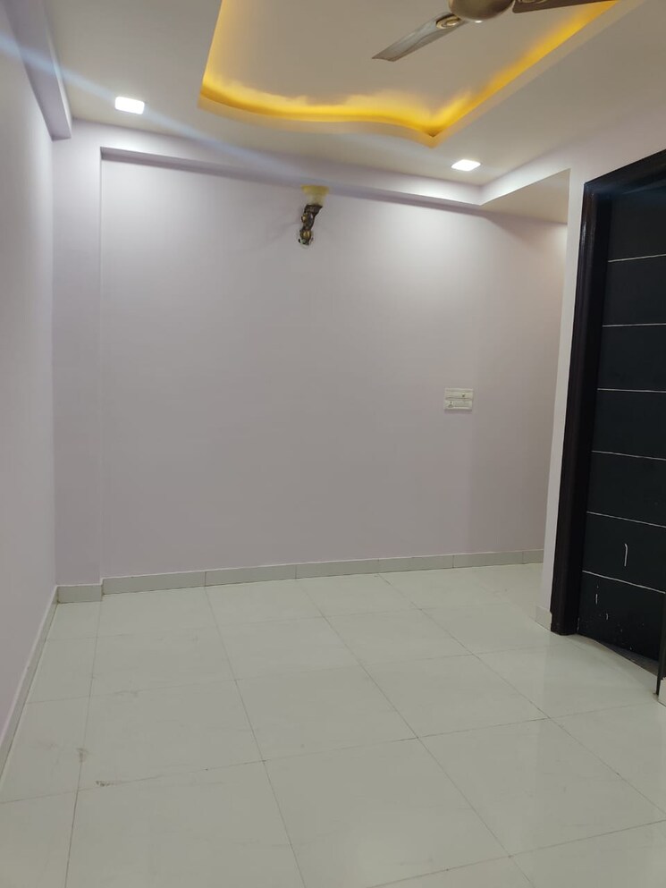 Room, mahavir enclave 3 Bedroom 1050 Sq.Ft. Builder Floor In Mahavir Enclave Delhi 8217539