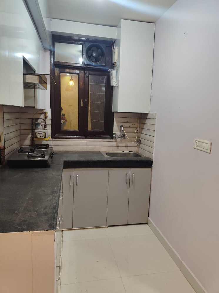 Kitchen, mahavir enclave 3 Bedroom 1050 Sq.Ft. Builder Floor In Mahavir Enclave Delhi 8217539