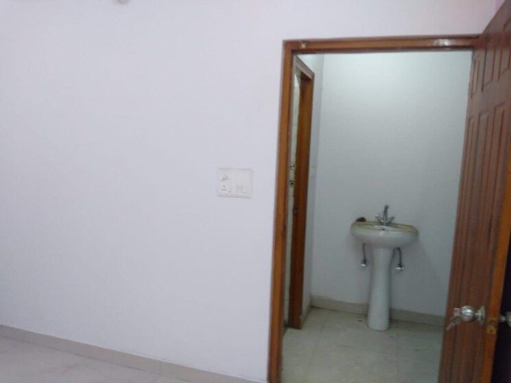 Bathroom, tiwaripur 6+ Bedroom 3000 Sq.Ft. Independent House In Tiwaripur Lucknow 8217583