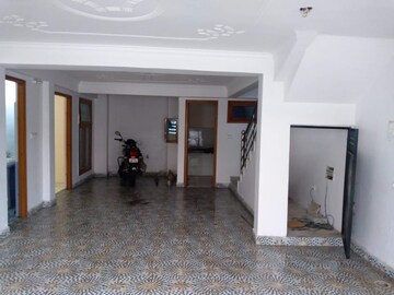 Building Lobby in 6+ BHK Independent House at Tiwaripur – for Sale