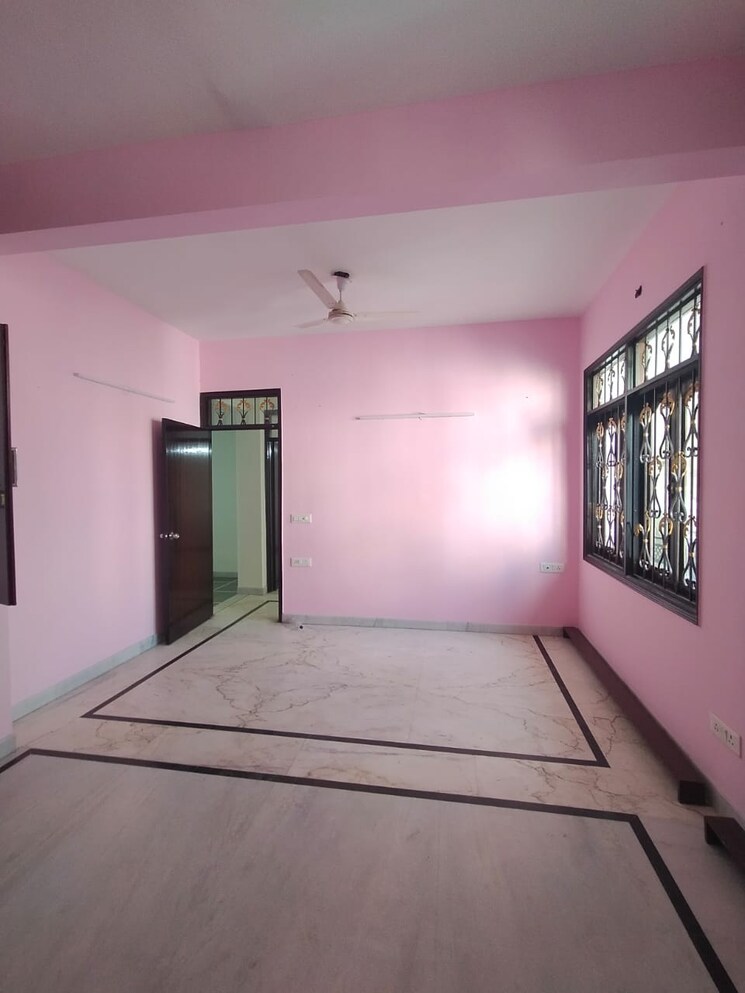Room, safdarjung enclave 3 Bedroom 1500 Sq.Ft. Apartment In Safdarjung Enclave Delhi 8217558