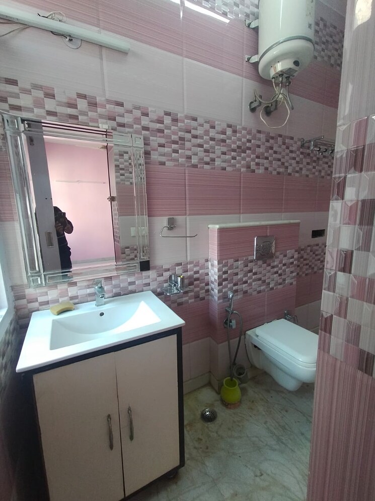 Master Bedroom, safdarjung enclave 3 Bedroom 1500 Sq.Ft. Apartment In Safdarjung Enclave Delhi 8217558