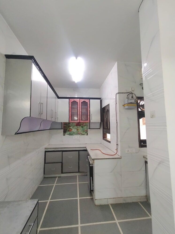 Kitchen, safdarjung enclave 3 Bedroom 1500 Sq.Ft. Apartment In Safdarjung Enclave Delhi 8217558
