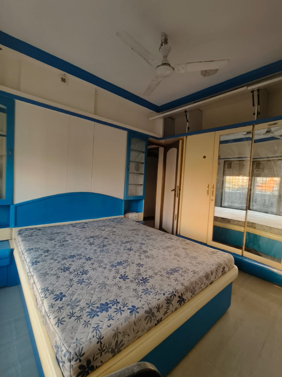 2 BHK Apartment For Sale in Vora Ashish Bldg