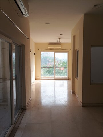 Room in 3 BHK Builder Floor at BPTP Astaire Gardens, Sector 70a – for Rent