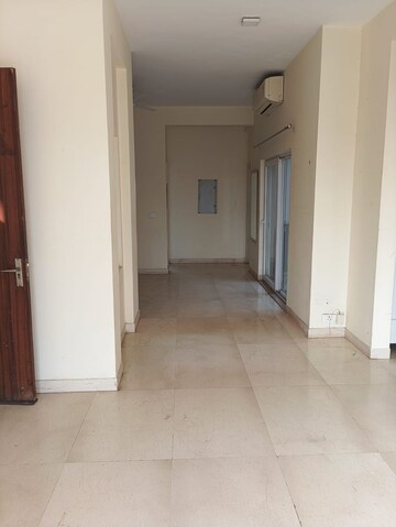 Building Lobby in 3 BHK Builder Floor at BPTP Astaire Gardens, Sector 70a – for Rent