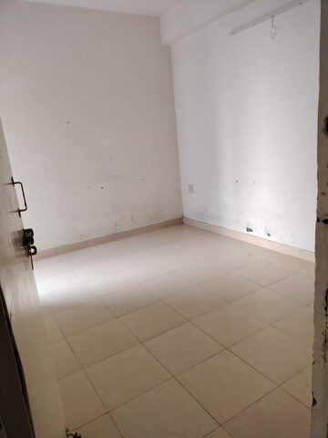 Room in 2 BHK Apartment at Conscient Habitat, Sector 99a – for Rent