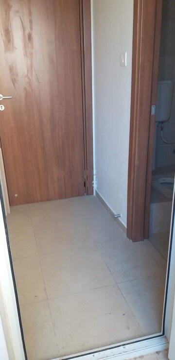 Room in 3 BHK Apartment at Bhartiya Nikoo Homes, Thanisandra Main Road – for Rent