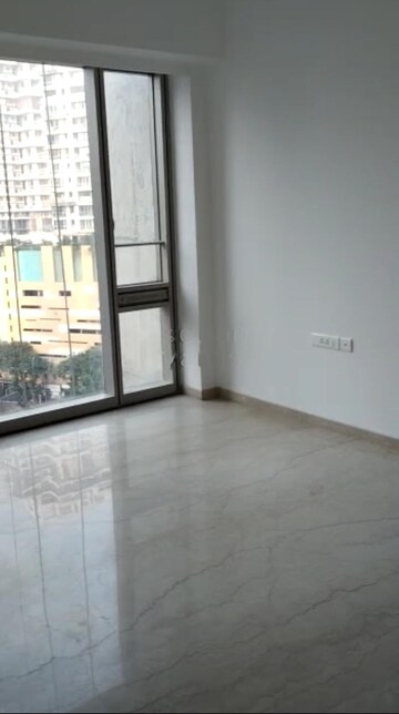 Room in 3 BHK Apartment at Lodha The Park, Worli – for Rent