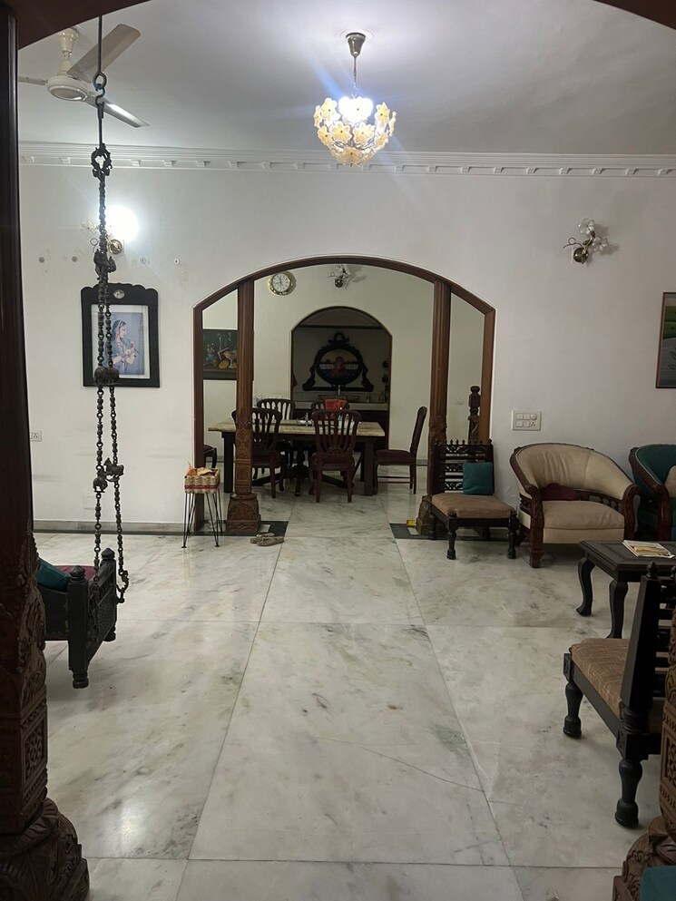  Parking, thaltej 4 Bedroom 5238 Sq.Ft. Villa In Thaltej Ahmedabad 8217814