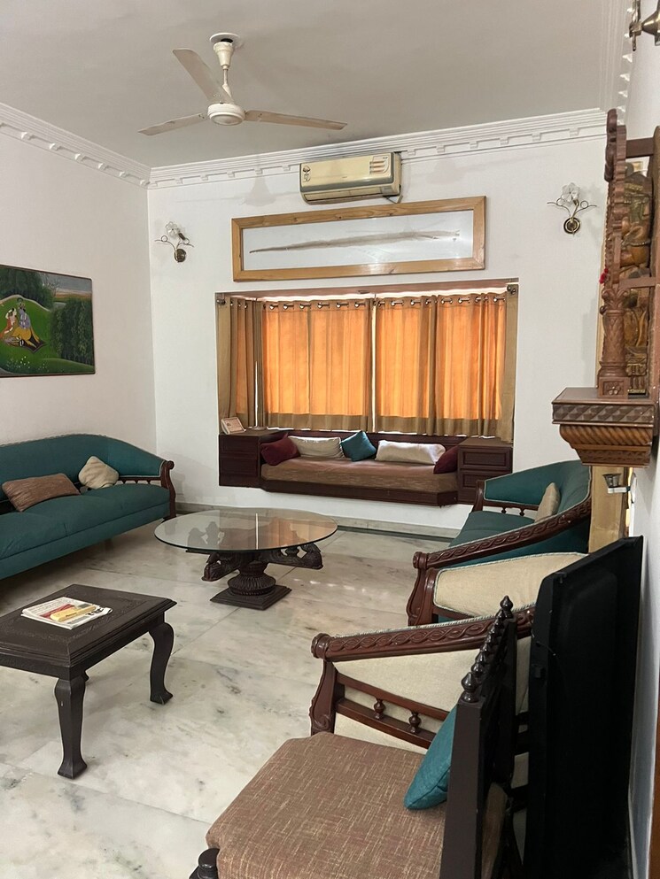 Living Room, thaltej 4 Bedroom 5238 Sq.Ft. Villa In Thaltej Ahmedabad 8217814