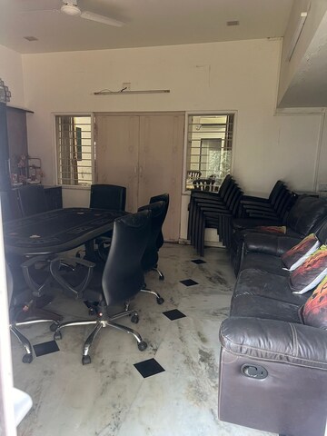 Master Bedroom in 4 BHK Villa at Thaltej – for Sale