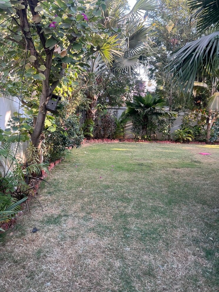 Garden, thaltej 4 Bedroom 5238 Sq.Ft. Villa In Thaltej Ahmedabad 8217814