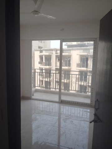 Room in 2 BHK Apartment at Signature Global Proxima Phase 2, Sector 89 – for Rent