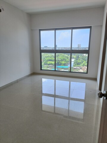 Room in 3 BHK Apartment at Rajesh Raj Infinia, Malad West – for Rent